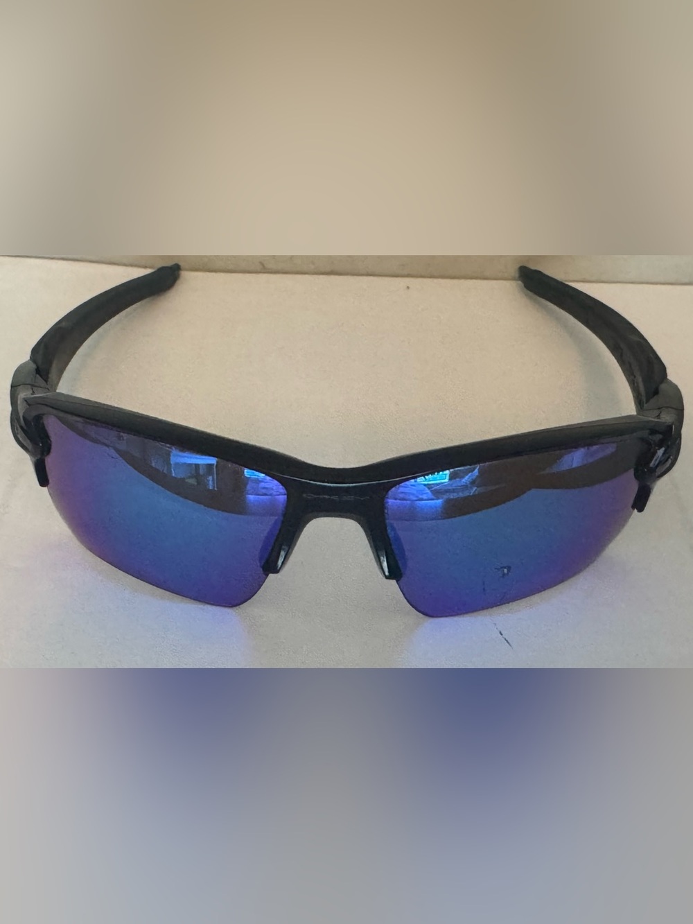 Oakley Men's Matte Black Frame Sunglasses with Blue Mirrored Lense